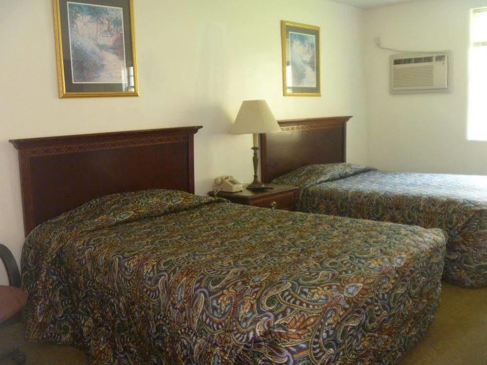 Motel 22 Mapleton Depot Гантінгдон Екстер'єр фото